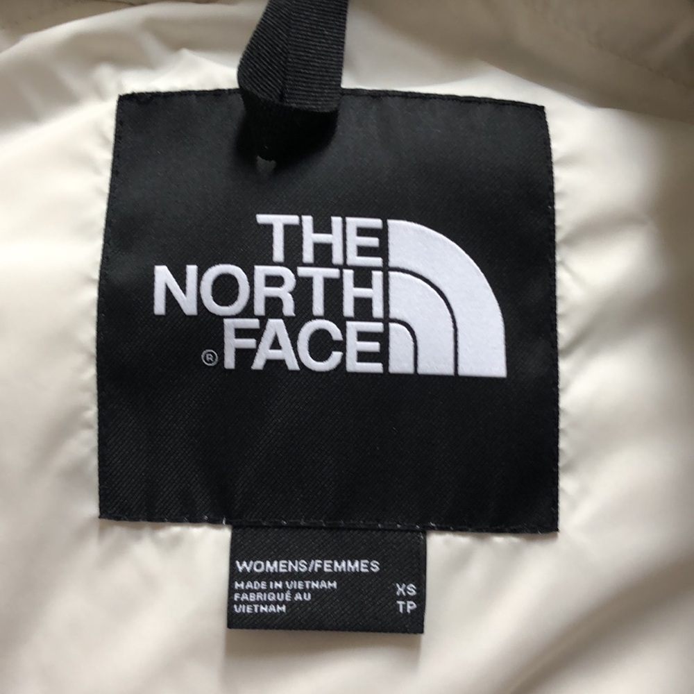 North Face women’s 1996 retro nuptse jacket - Picture 12 of 12
